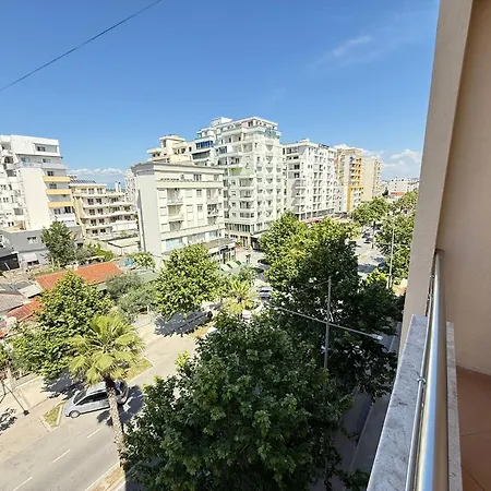2 Bedroom Flat *